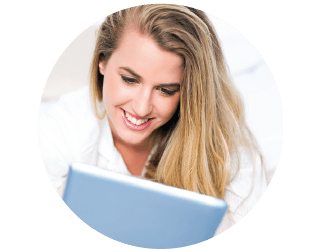 Claro Pós Pago - jovem lendo e-book