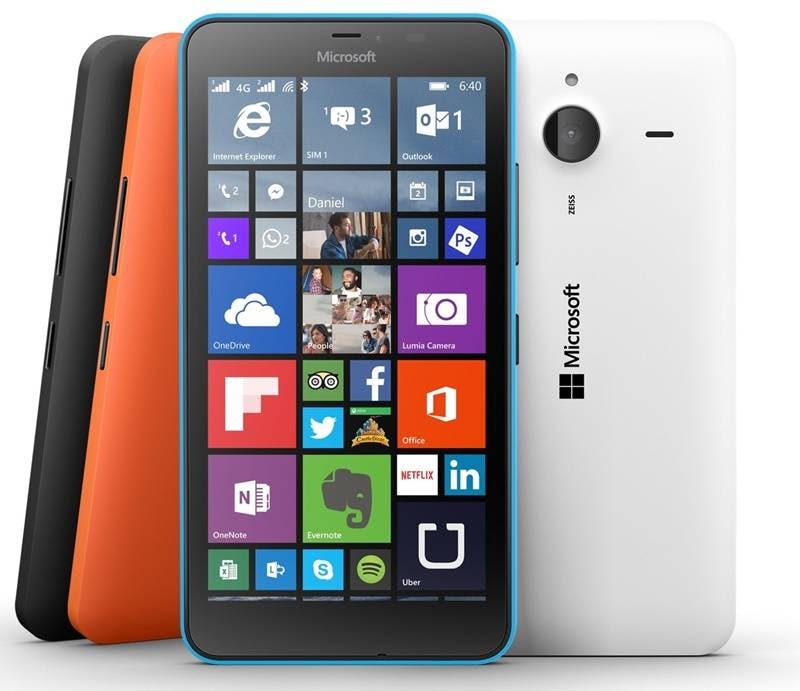 Aparelhos celulares Window Phone com diferentes cores