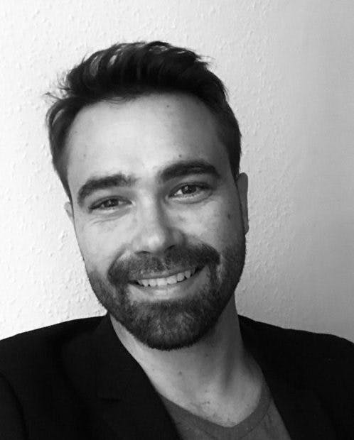 Yuri Kaminski, especialista em marketing e telecomunicações em Portal de Planos