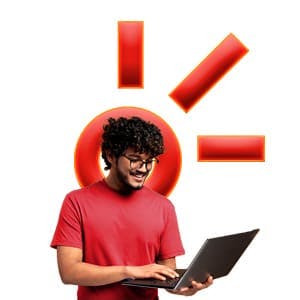 homem mexendo em um computador