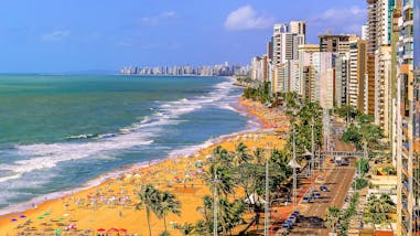 praia da boa viagem em recife, capital de pernambuco