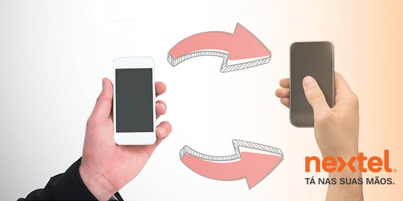 Dois celulares com setas entre eles, indicando portabilidade