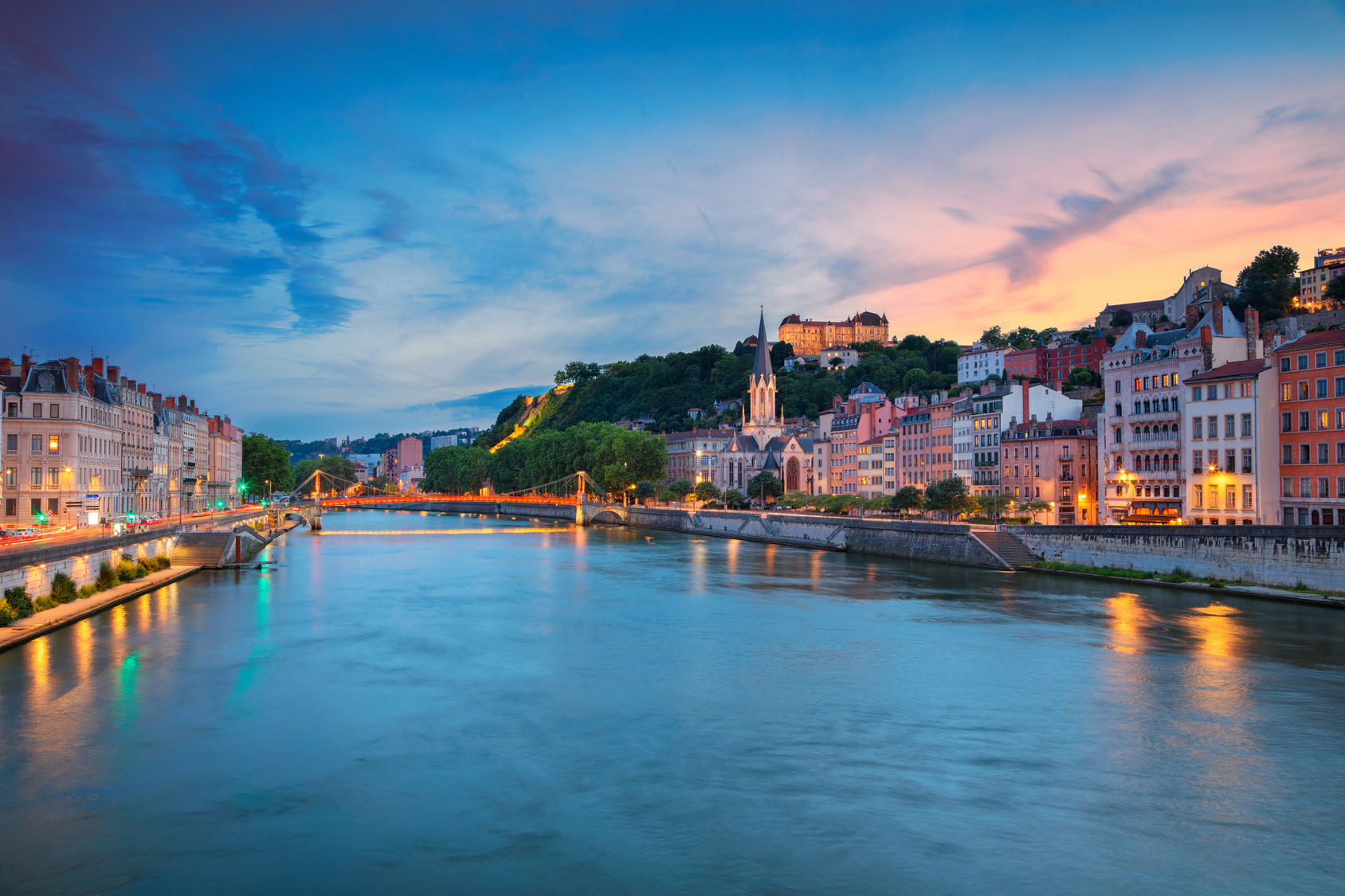 Vue de Lyon la nuit