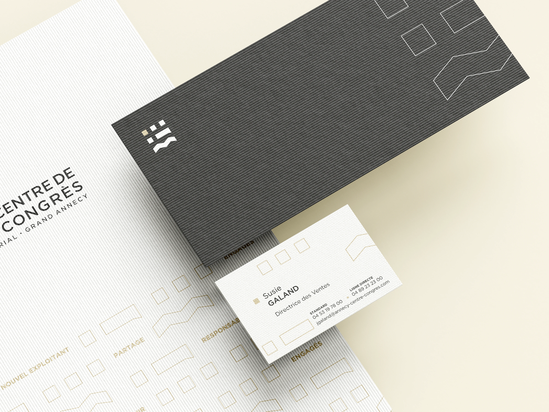 Logo du Centre de Congrès présenté sur des cartes de visites