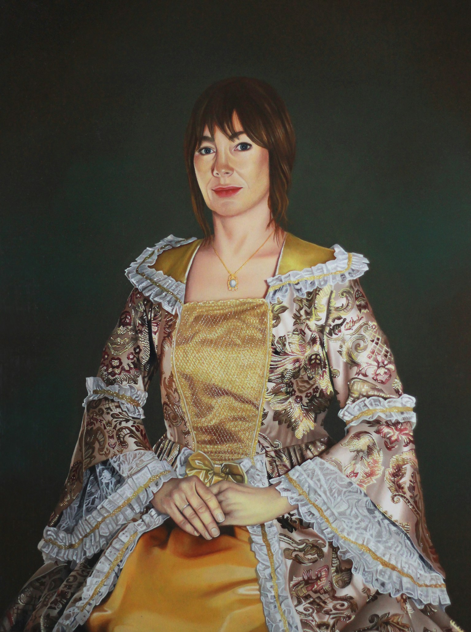 portrait peinture à l'huile d'une femme dans une grande robe jaune