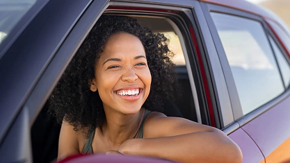 mulher no carro