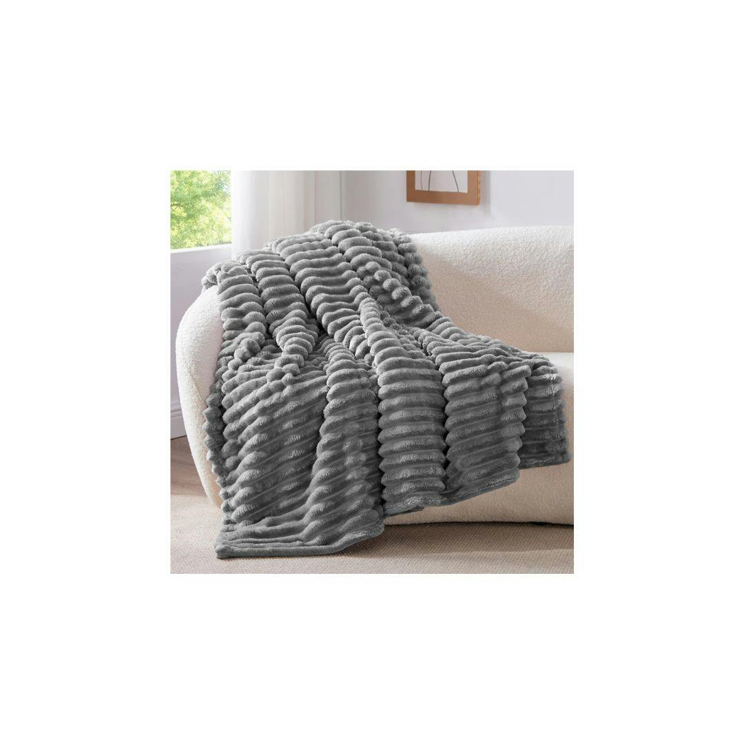 <h4>Throw Blanket</h4>