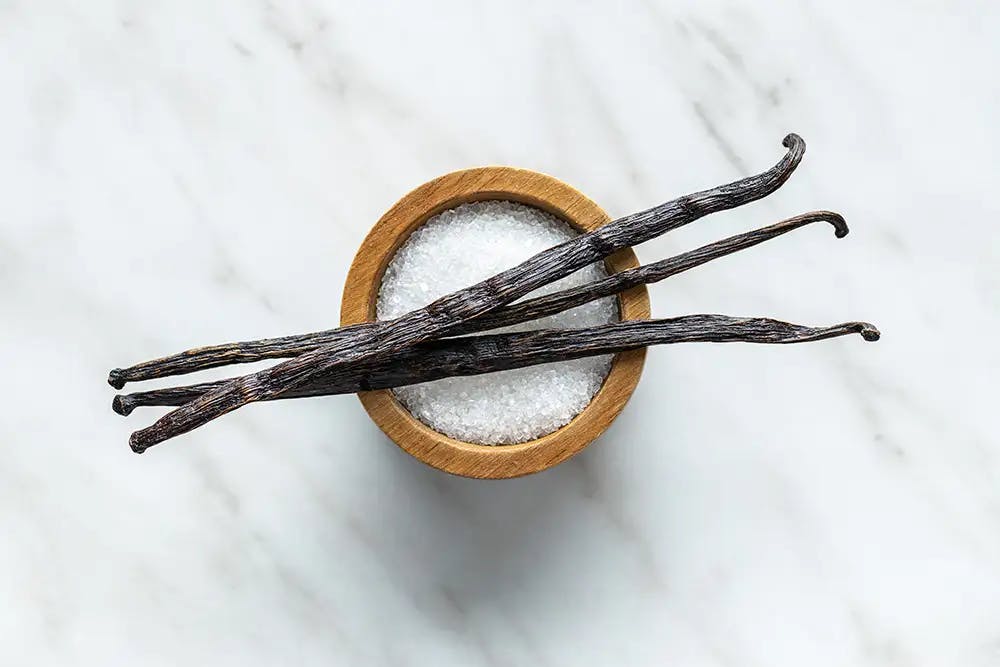 vanilla pods sticks of vanilla and white sugar