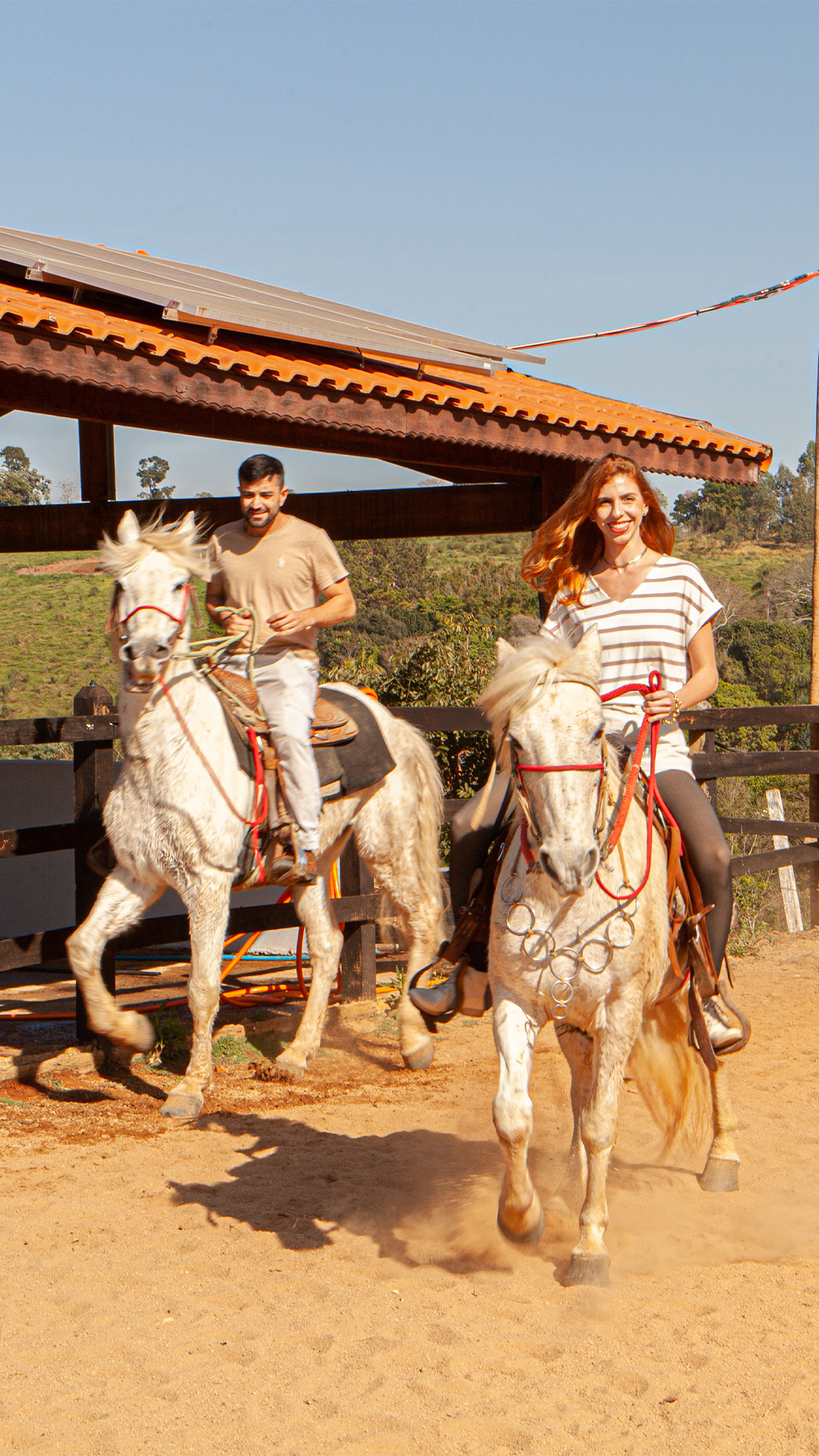 Passeio a cavalo na pousada Recanto da Fazenda