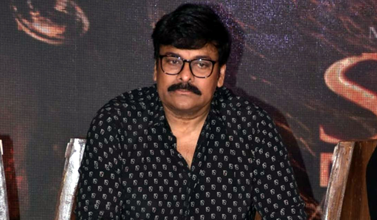 Chiru stands strong with Mohanlal