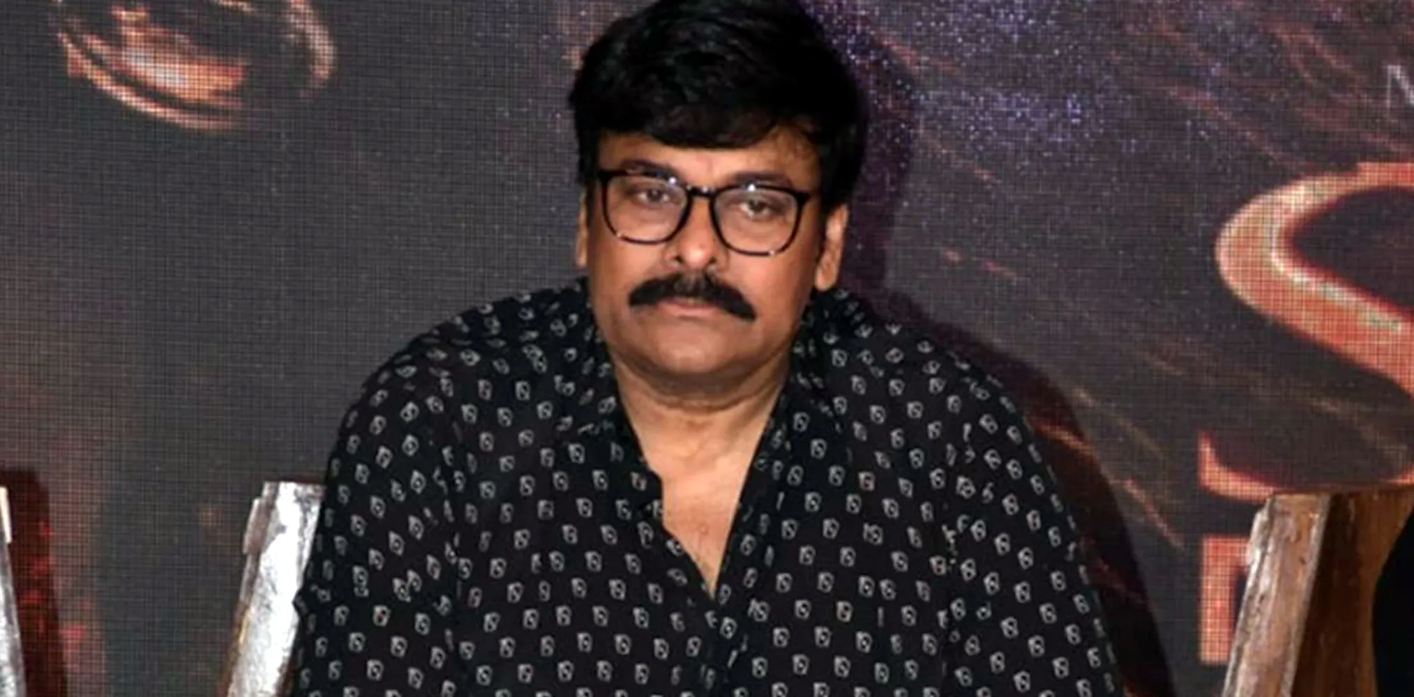 Chiru stands strong with Mohanlal