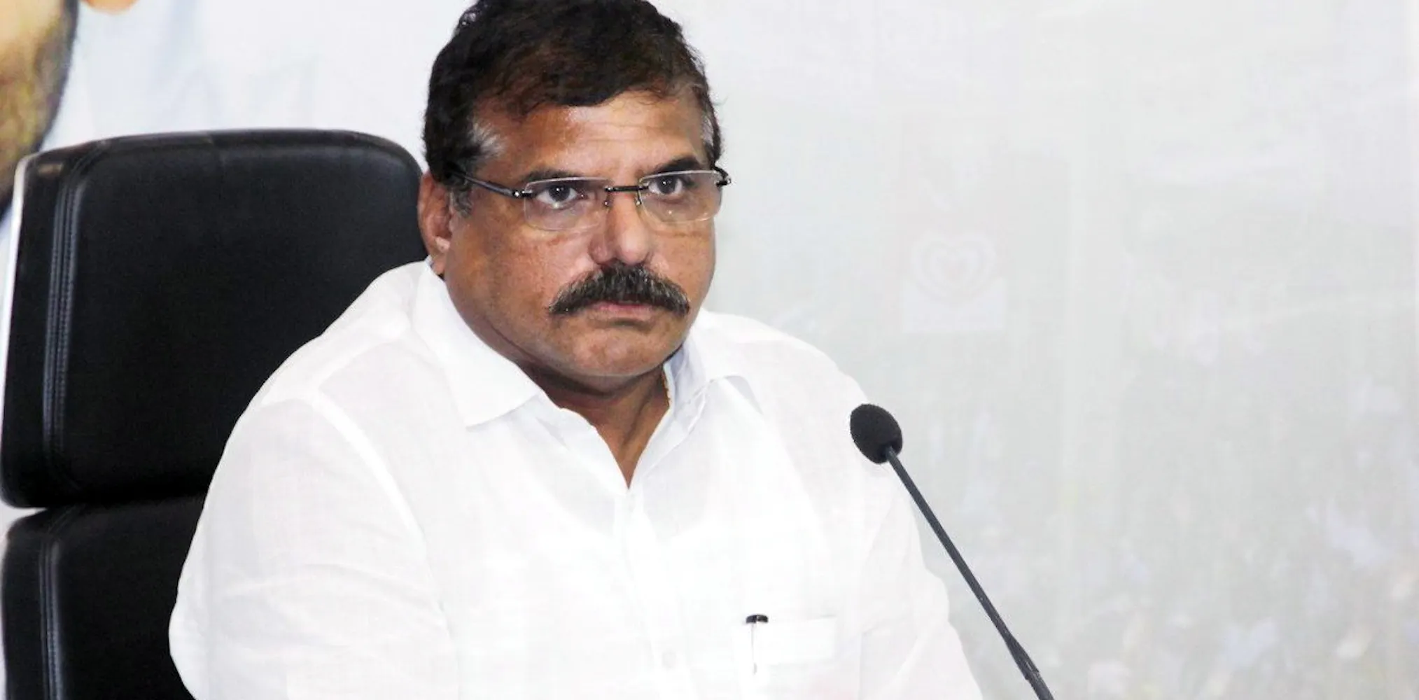 Botsa Alleges ₹20K Cr Borrowing Mismatch