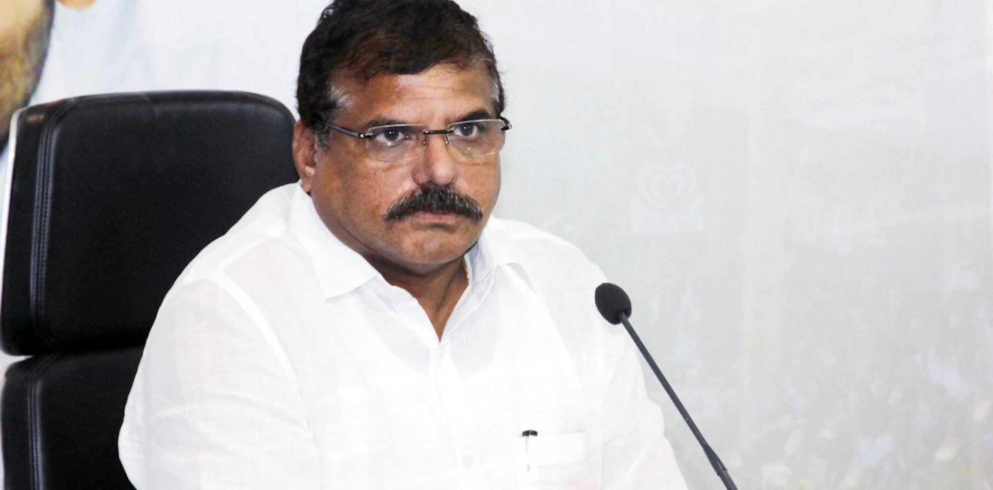 Botsa Alleges ₹20K Cr Borrowing Mismatch