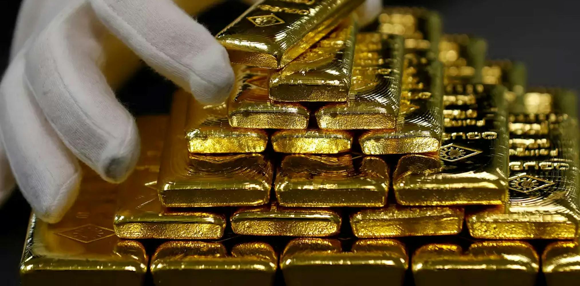 Gold, silver continue to touch new highs