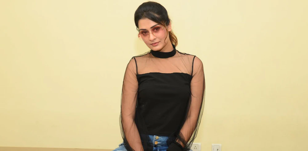 Payal Rejects Glam Expectations