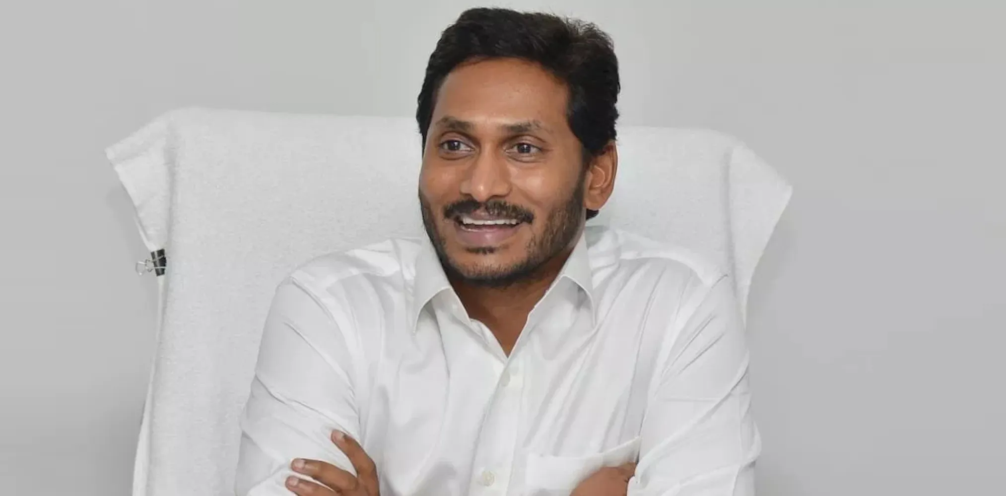 Political rivals wish Jagan on birthday