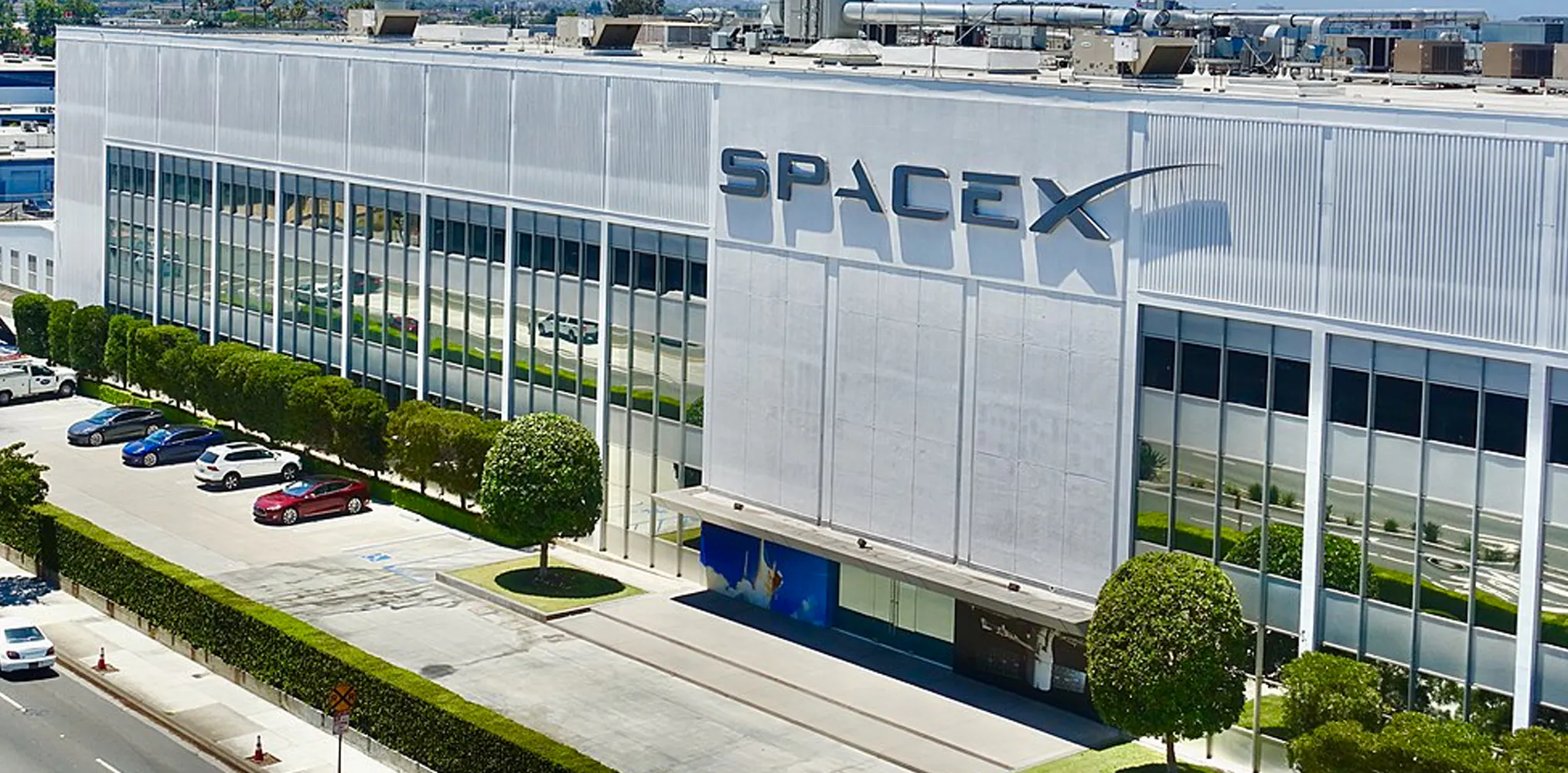 SpaceX becomes 4th-largest US company