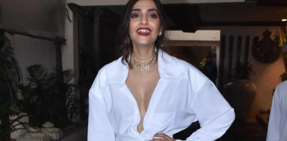 10 Yrs, 2 Kids, Countless Dreams: Sonam's Love Note