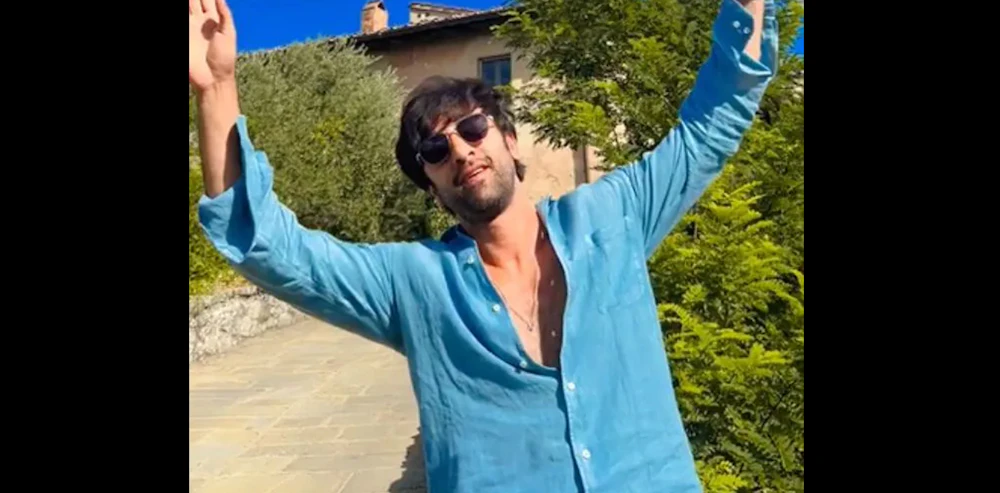 Ranbir showcases singing talent