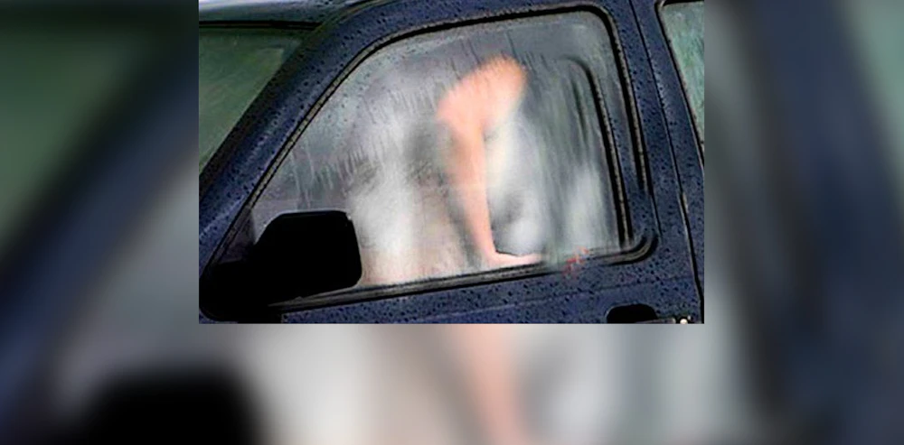 19-year-old gangraped in moving car!