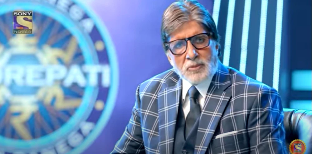 Why Amitabh wears glasses with extra slight tint?