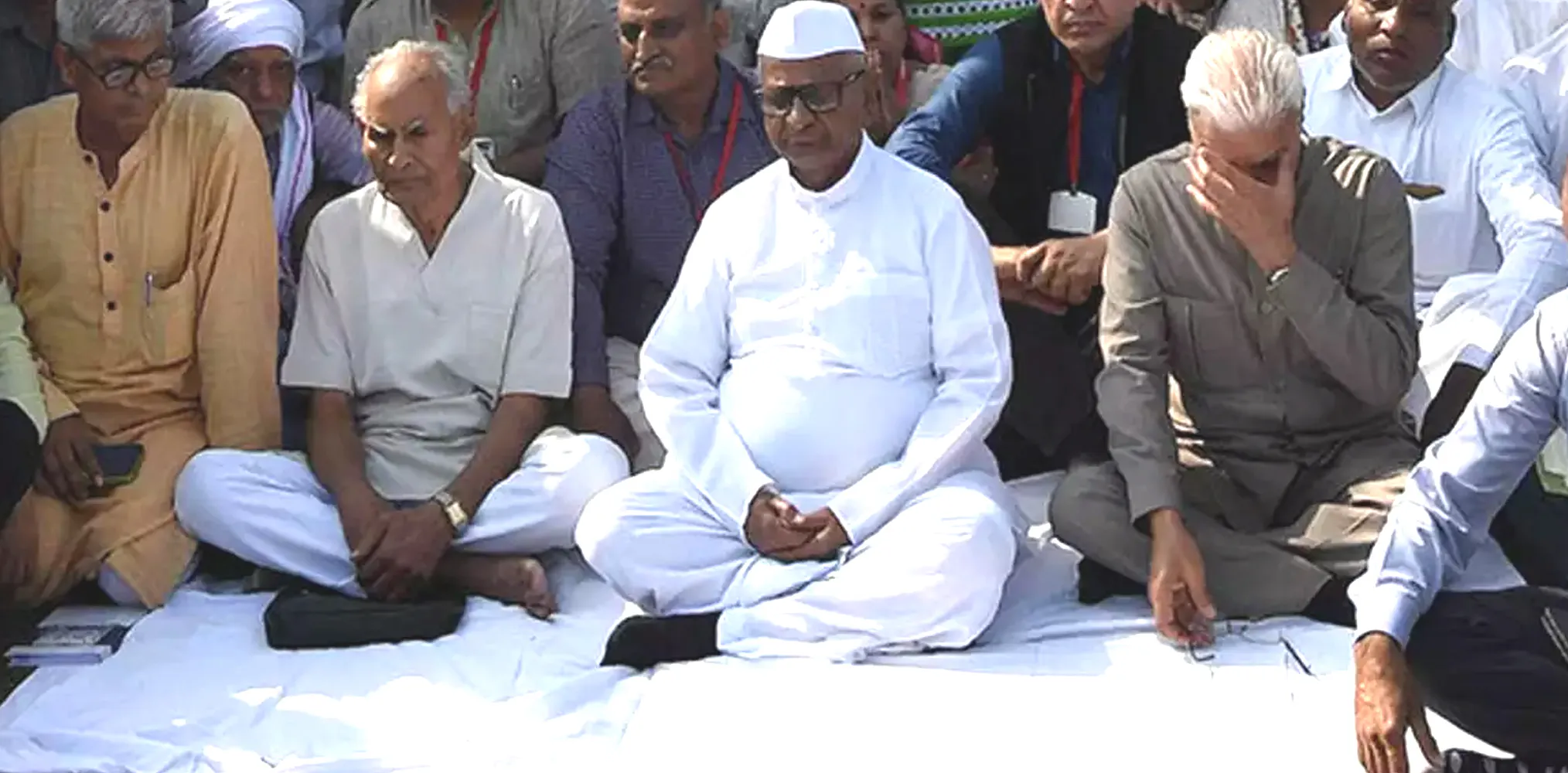 Anna Hazare Explodes on Party Switchers