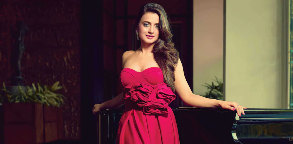 Ameesha Patel's parents' home robbed