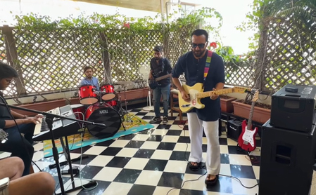 Saif sets up mini band show in balcony