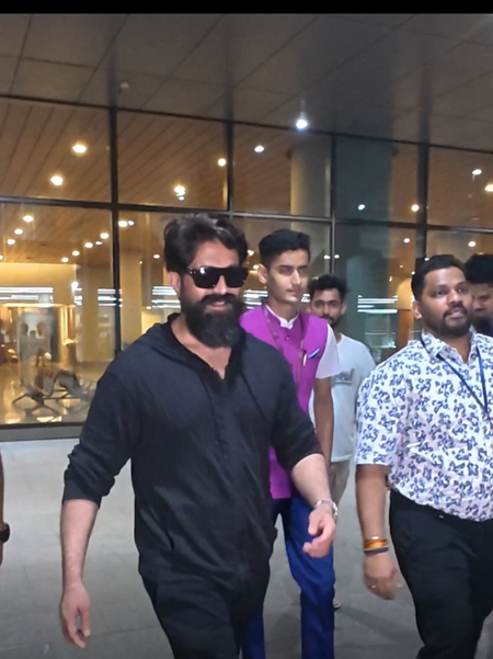Yash Turns Airport Into Fan Zone