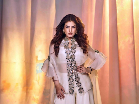 Raveena’s 90s Six-Set Sprint