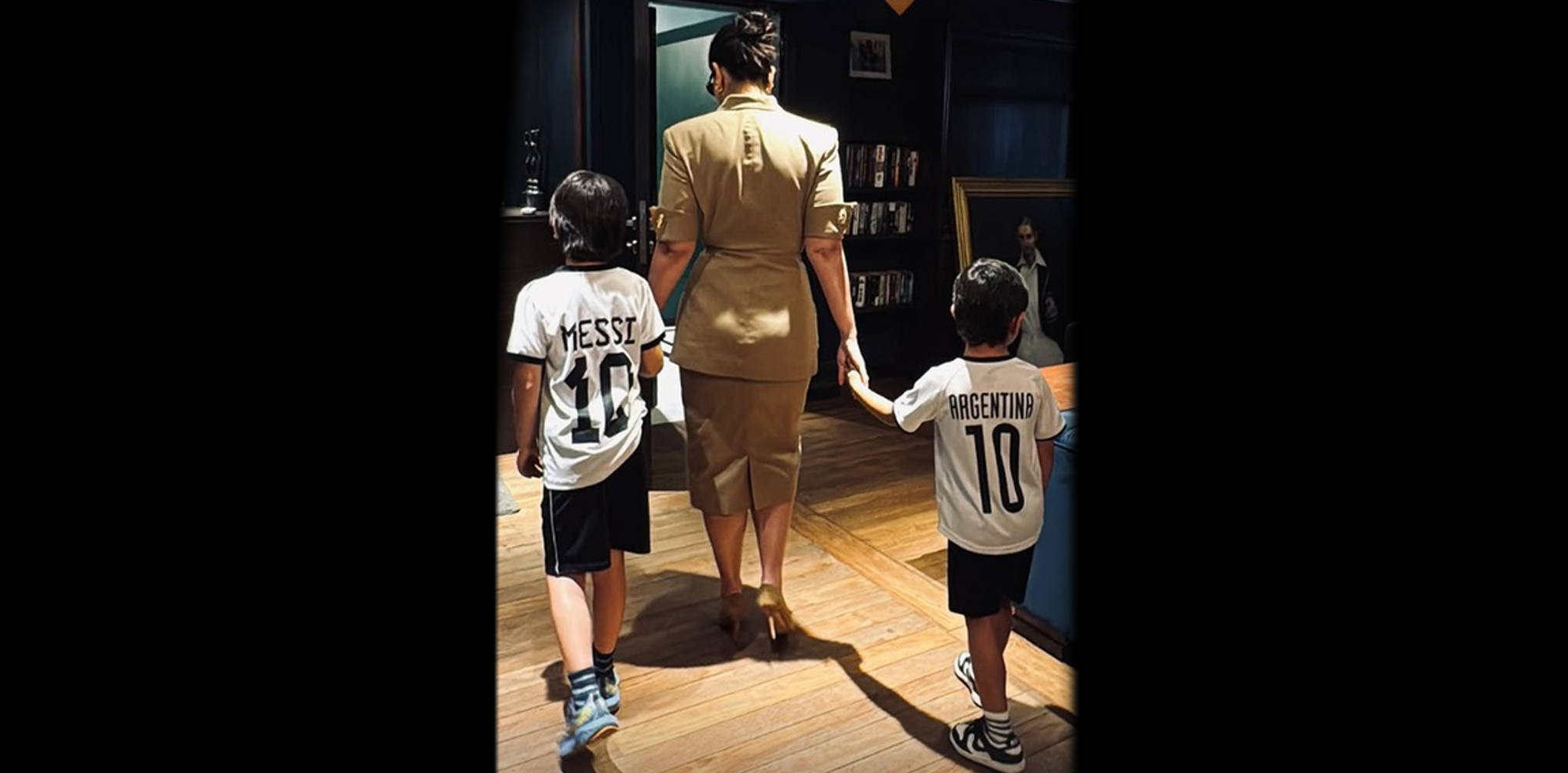 Kareena meets Messi with her boys 
