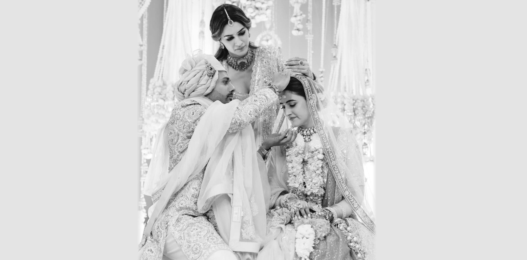 Kriti helps Stebin apply ‘sindoor’ to Nupur