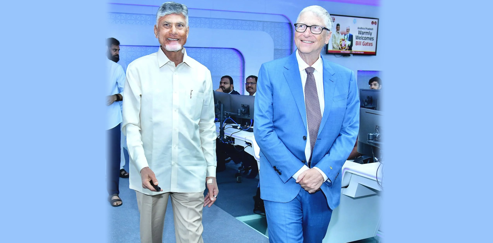 Gates visits RTGS Centre at Secretariat