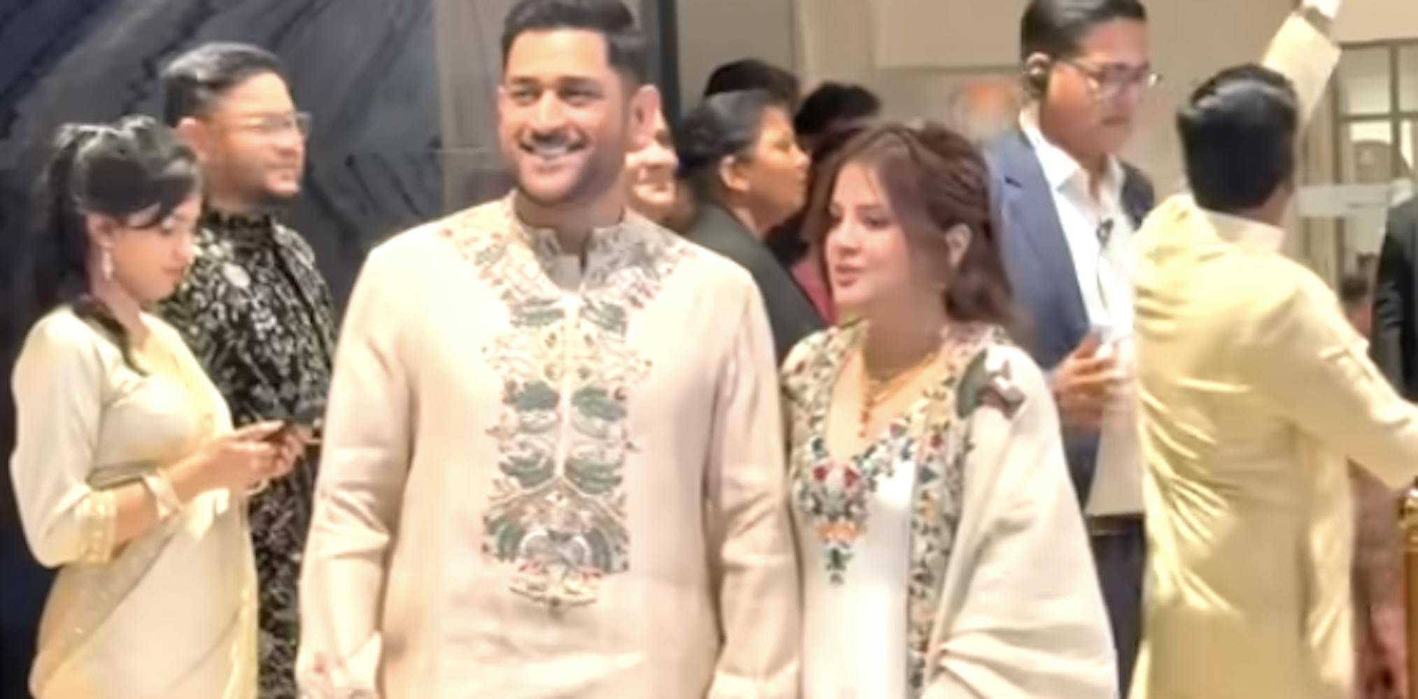 Watch: Dhoni @Arjun Tendulkar Wedding Ceremony