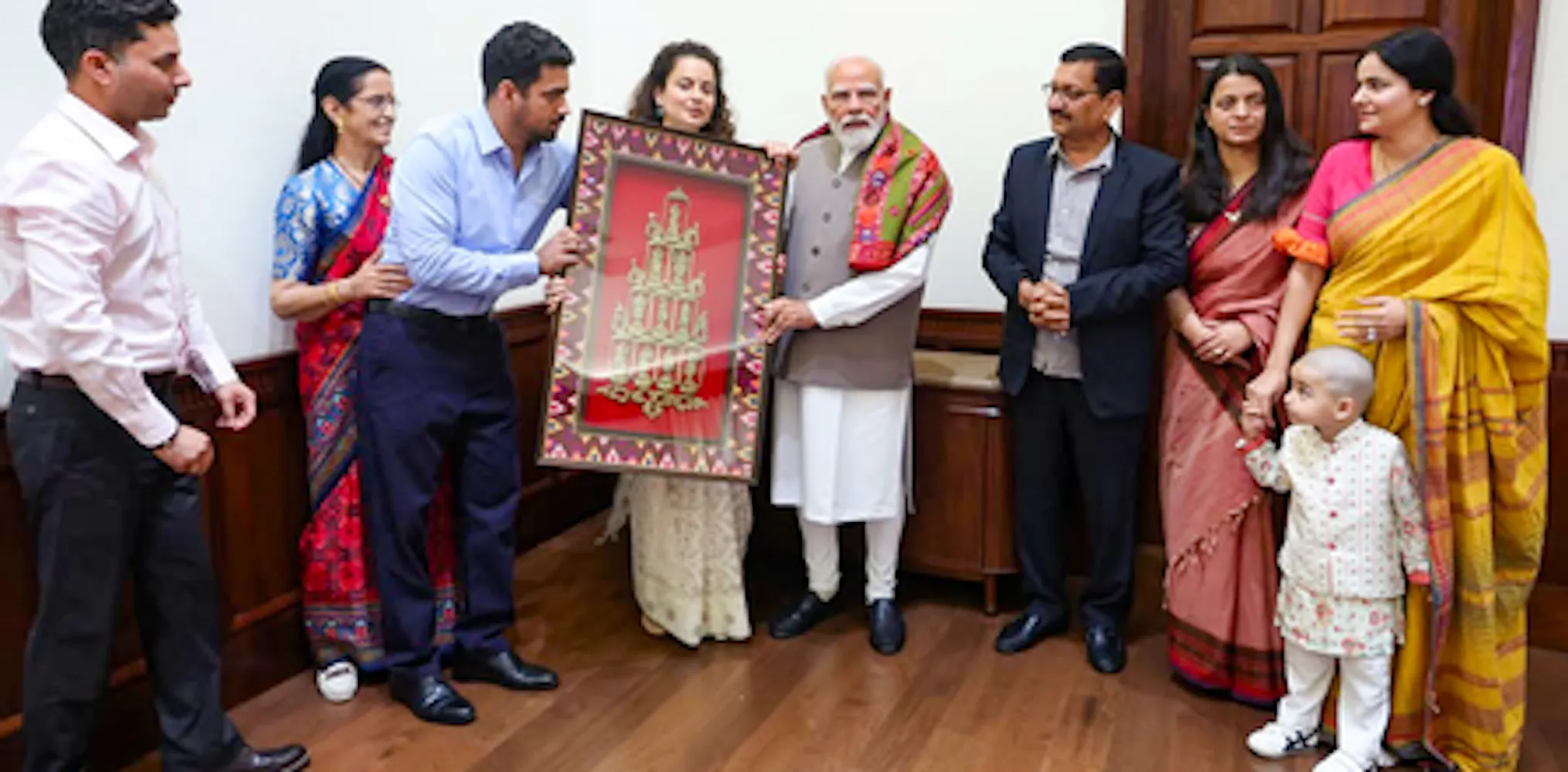 Kangana celebrates birthday with Modi