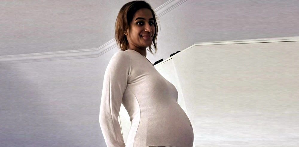 Poonam flaunts baby bump, is it an April Fool’s prank?