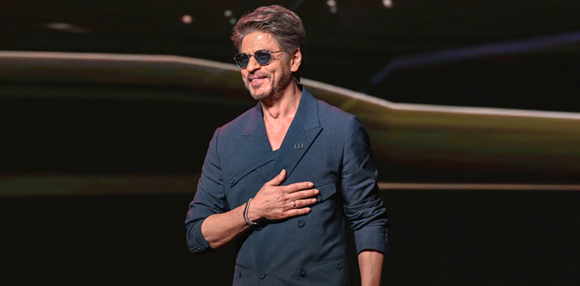 Academy gives hat-tip to SRK