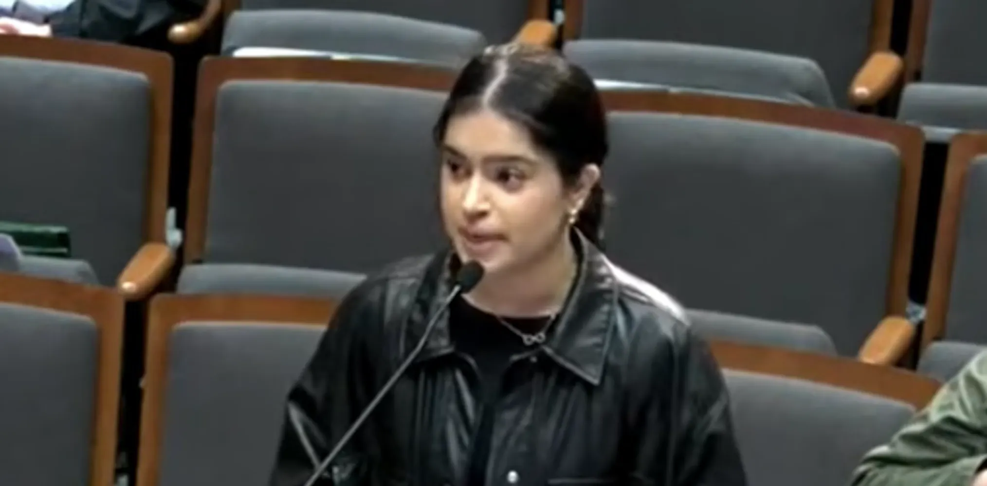 Indian Girl’s Powerful Speech Leaves Americans Surprised