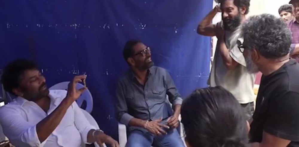 Chiru visits 'Peddi' sets