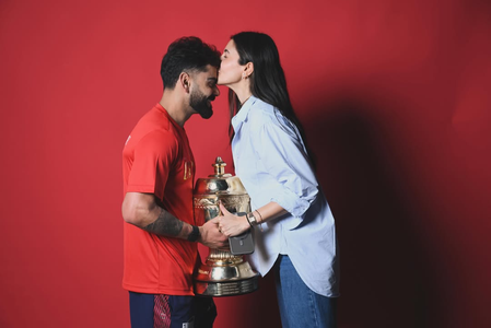 Anushka’s Sweet Kiss for Virat After RCB’s win