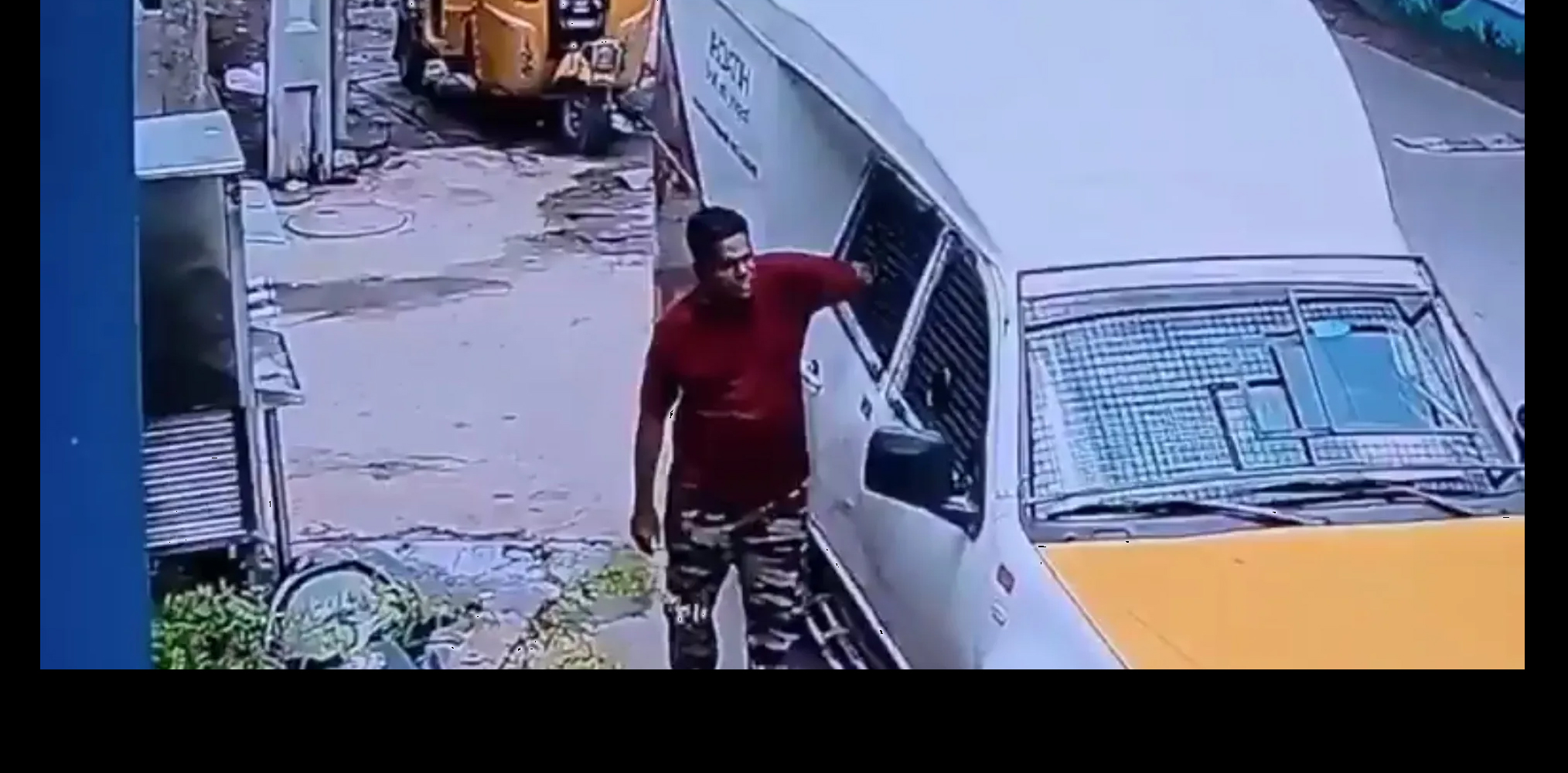 ATM cash van driver flees with 17 lakh in Hyd