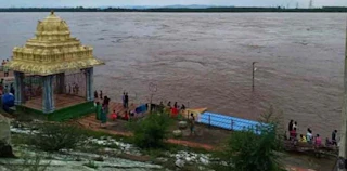 Godavari crosses 2nd danger mark at Bhadrachalam