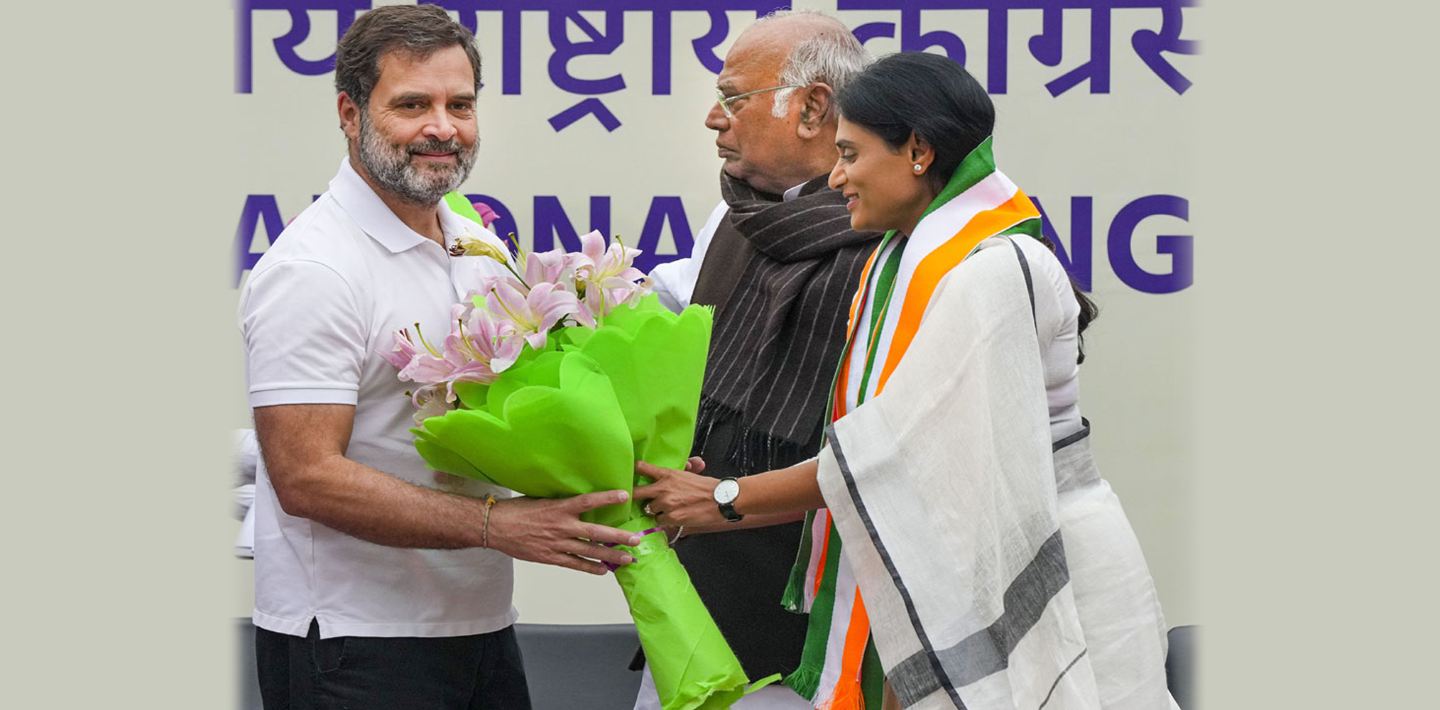 Congress Eyes Sharmila for National Politics?
