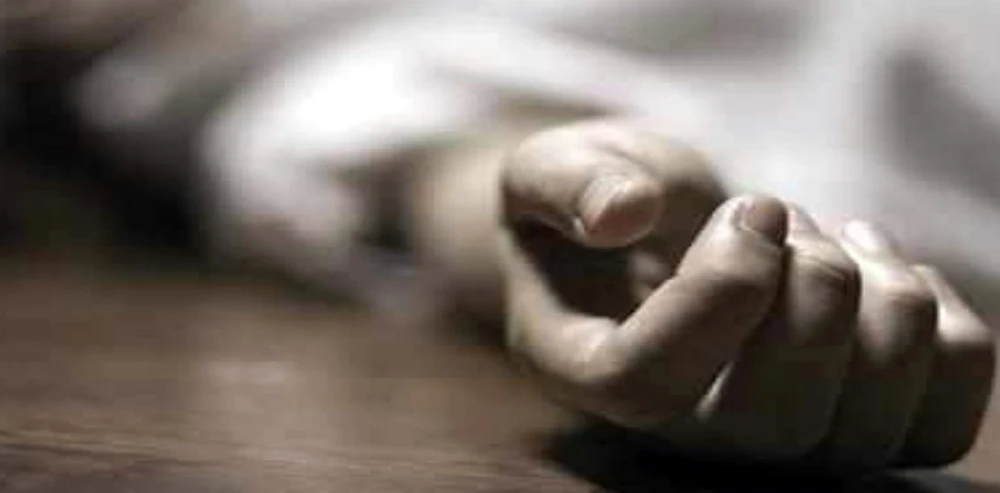 Cop killed by unidentified men in Kakinada