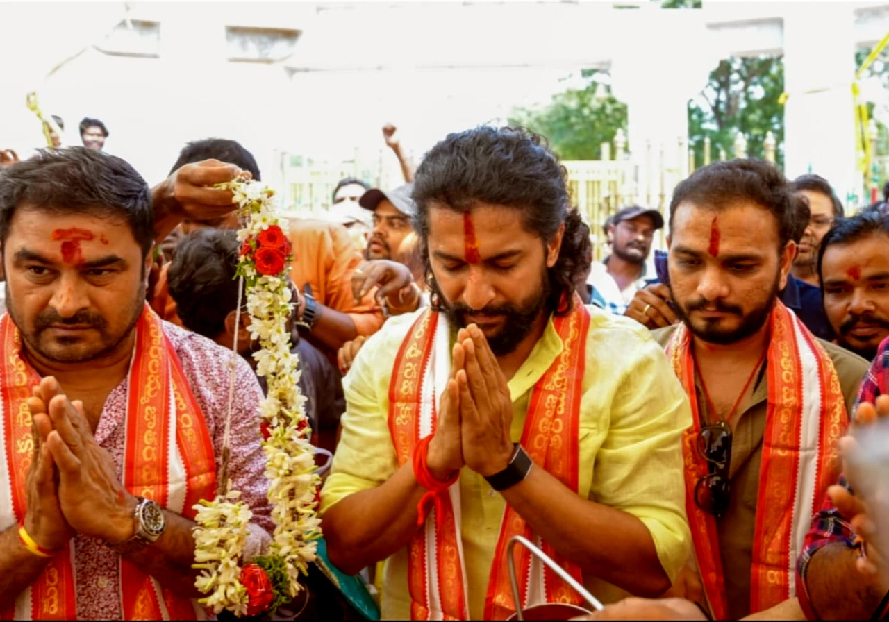 Nani, Srikanth Offer ‘Bangaram’ at Medaram