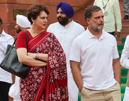 MLA threatens to destroy RaGa's family like Babri Masjid