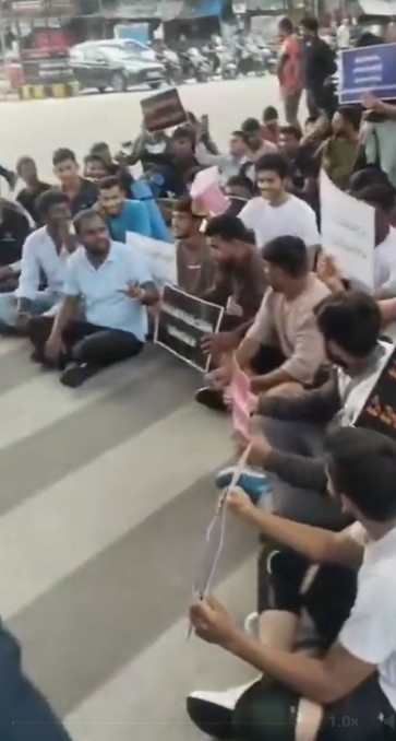 Job aspirants: Flash protest in Hyd, demand 20K police jobs