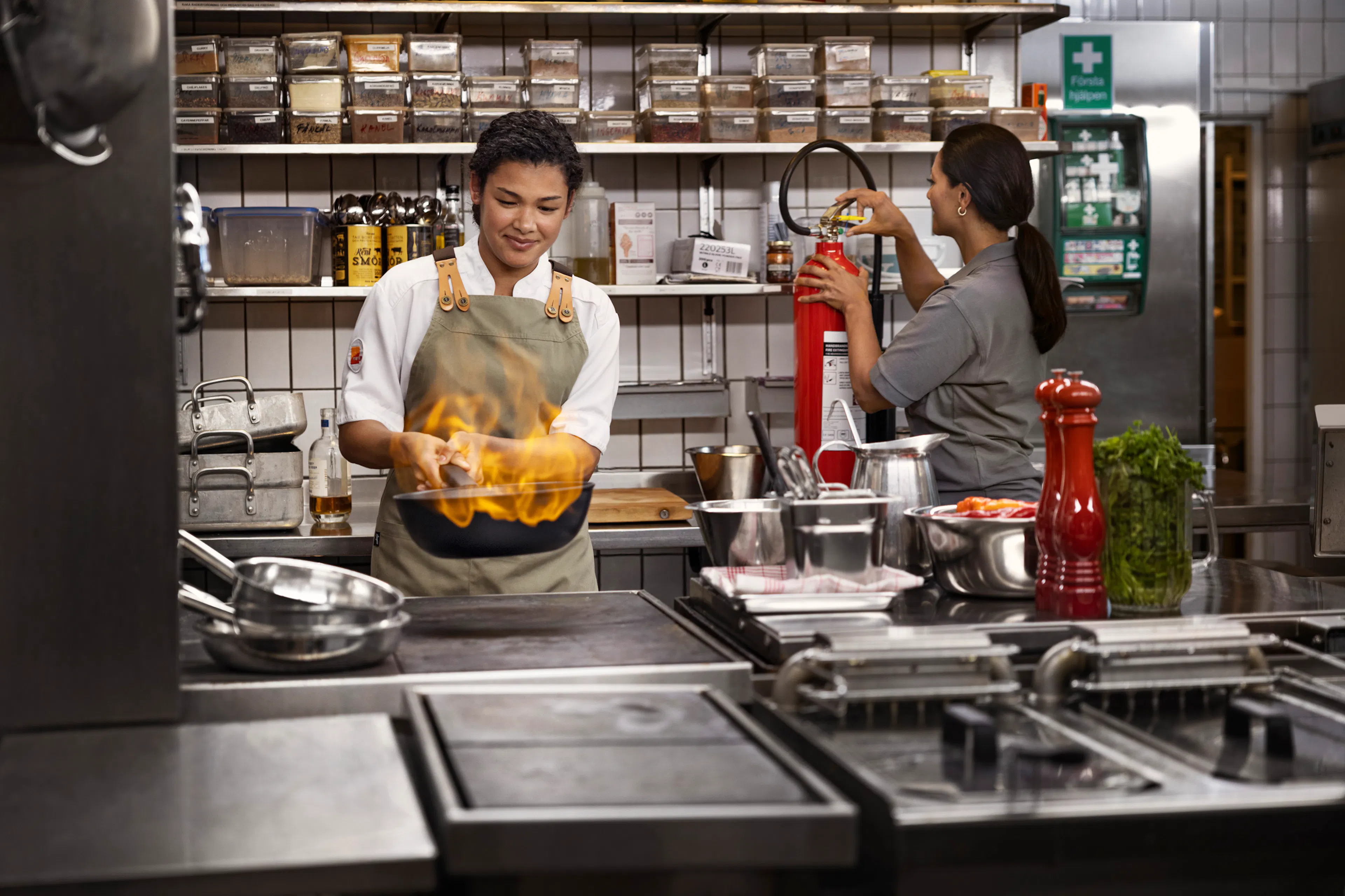 Brannsikkerhet i kommersielt kjøkken. Foto Brannsikkerhet i kommersielt kjøkken. Foto