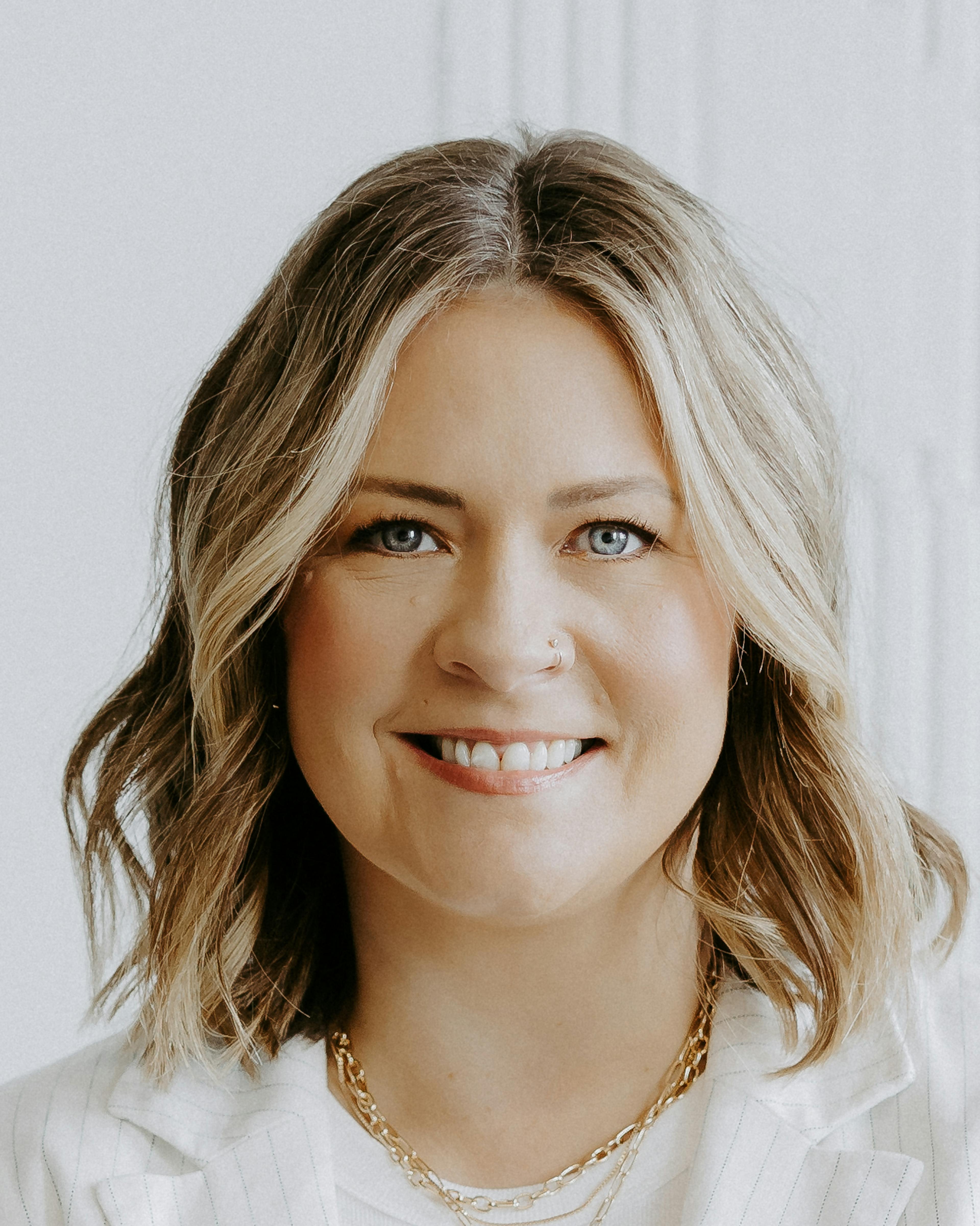 Victoria - Author
