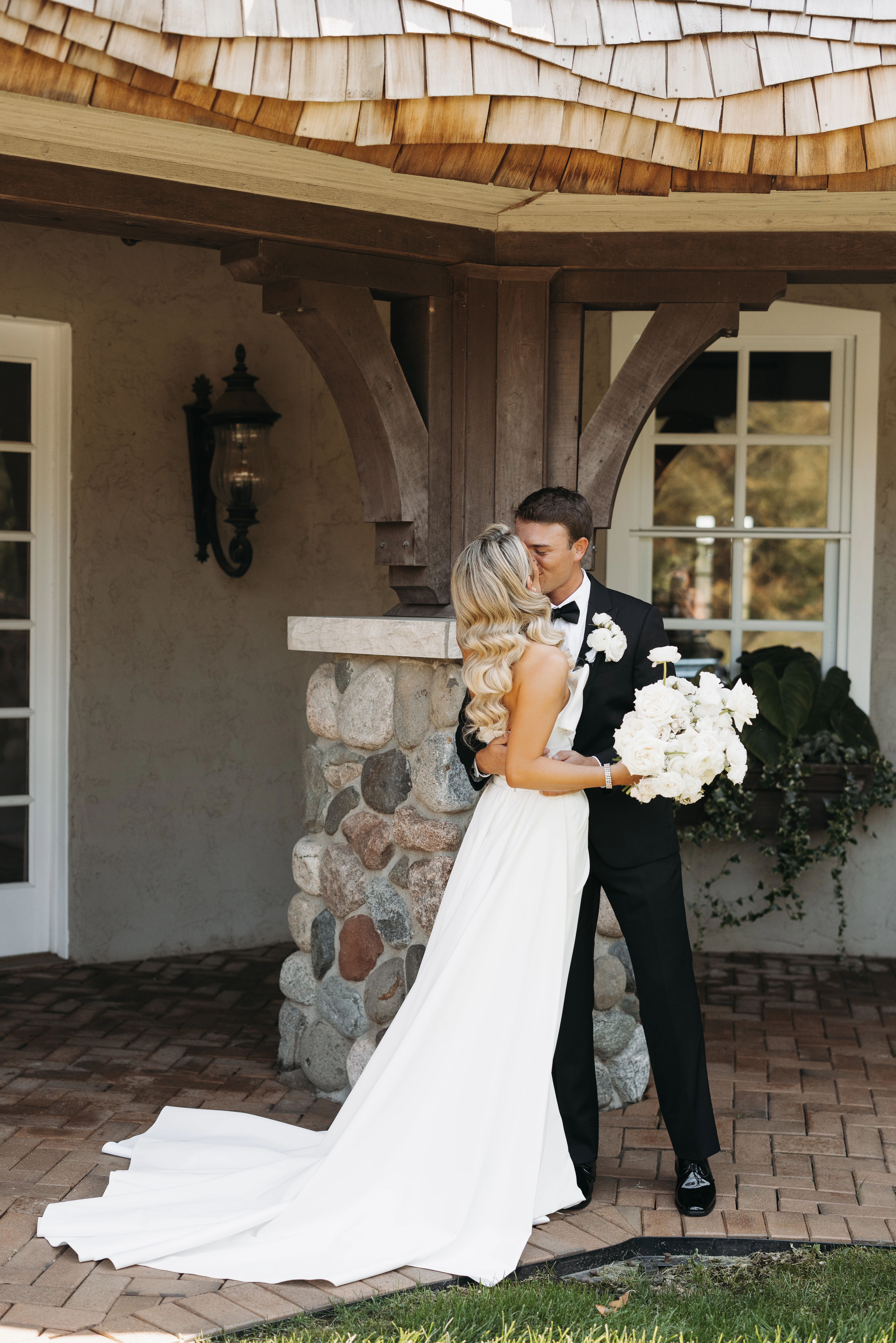 bride with Hollywood waves at Bavaria Downs